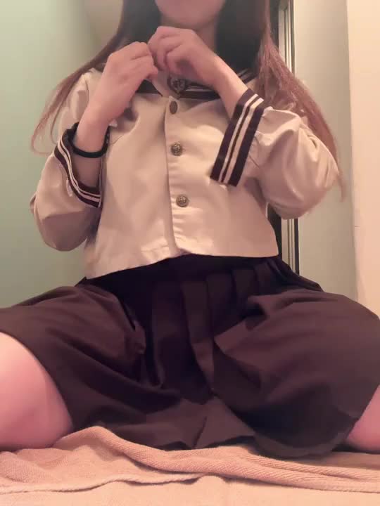 脱ぎにくい服ほど燃えるってほんと？💓‪