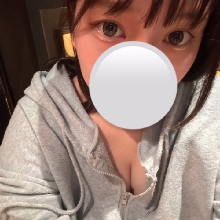 6/9(火)、6/10(水)にうめと遊んでくれたお兄さんありがとうございました！
お兄さんとイチャイチャできて楽しかった♡

6月の残りの出勤予定です！
6/14(日) 9:00~24:00
6/20(土) 19:00~24:00
6/21(日) 9:00~17:00 
残り3回の出勤が充実した日になったら嬉しいなぁ💓

タイミング合うお兄さんからのお誘いお待ちしてます🫶