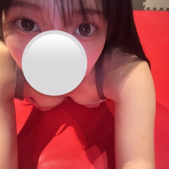 4/5(日)、4/6(月)にうめと遊んでくれたお兄さんありがとうございました♡
いっぱいえっちなことできて楽しい時間だった🫣💓

4月の残りの出勤予定です！
4/14(火) 20:00~24:00
4/20(月) 20:00~24:00
4/25(土) 9:00~24:00

バタバタしてて出勤少ないけど、お兄さんといっぱい楽しい時間過ごしたいな🥺💓
トークからの予約もできるのでメッセージもお待ちしてます💌

タイミング合うお兄さんからのお誘いお待ちしてます🫶