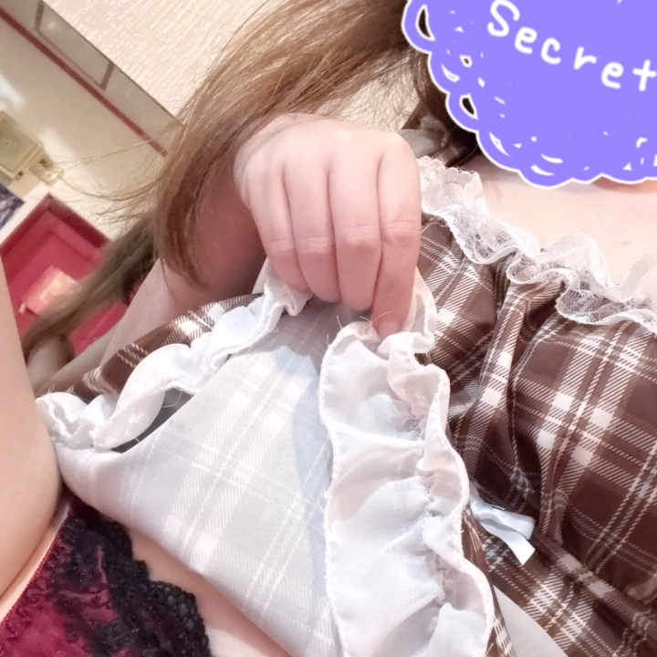 休む予定でしたが…

急遽出勤に変更です‼️

13時〜lastまで☺️

お誘いおまちしてます😊