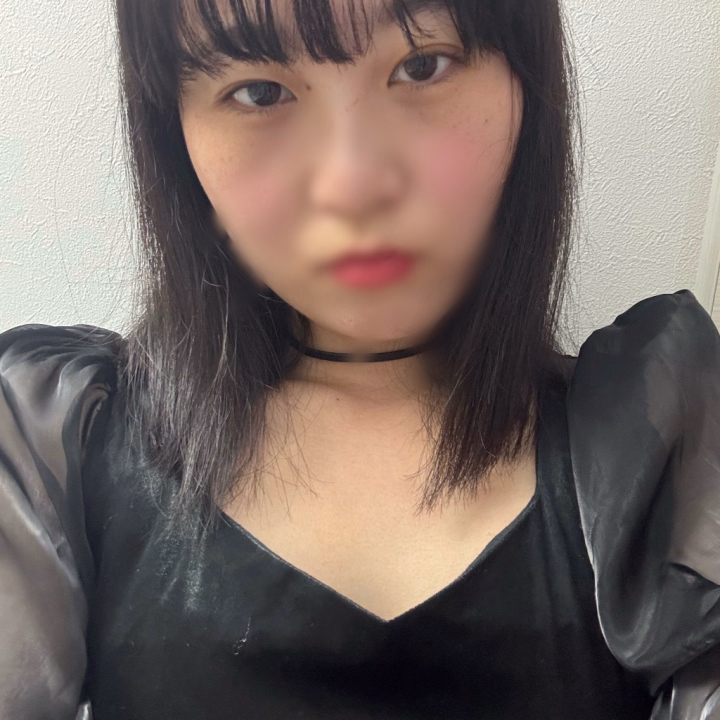私服をあげてみました！
スカートはあまり履かない方だけど今日だけは…///
