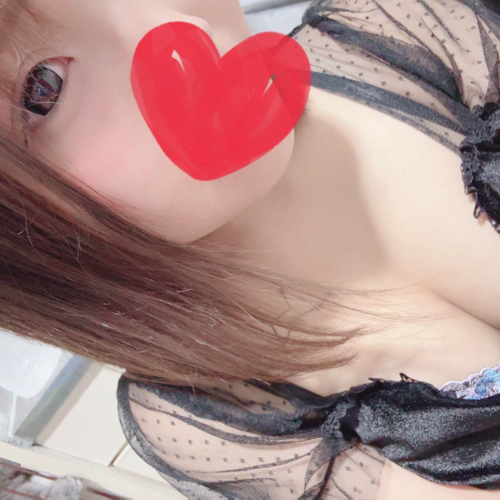 ♡昨日のラストのお時間50分できてくださったお兄様ありがとうございました♡
🍓のやつどうだったかなー？💭
又、日が合えば会いにきてね💓

♡本日65分フリーで会いにきてくださったお兄様ありがとうございました♡
コスプレのスク水似合ってるって言ってくれて嬉しかったー🤤
又、日が合えば会いにきてね💓