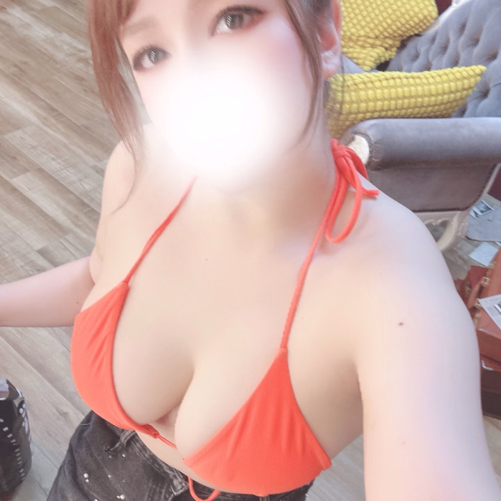 こんばんは♪

明日と明後日いますのでぜひ私にぐちゃぐちゃにされにきてくださいな🩷

空っぽにしよーよ🥰

最近好きなAVのジャンルは授乳手コキです🫶


みんな気持ちよかったら我慢しないで声沢山だしていいんだよ？
心も身体もいろいろ発散させよ🩷