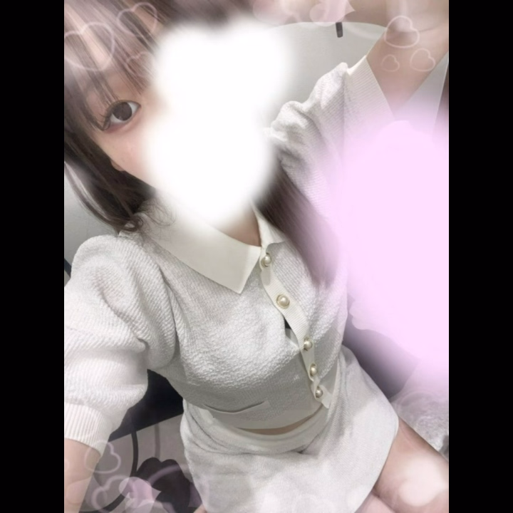 出勤してます〜🌀🌀日記遅くなってごめんね

連日おやすみ頂いてすみません😭😭
梅雨の時期体調崩しやすく、心配をかけちゃったね、本当にごめんね(´•̥﹏•̥`)
体調しっかり整えて夏に向けて無理せず頑張ります、あっついね☀️😖☀️

本日、14:00~22:00までです、ᩚ
頭本指名のお兄さんからご予約頂いてるので本日ラスト1枠空いてます〜‼️ラスト会える人いるかな❓💫💫(ありがとう〜(⸝⸝ᵒ̴̶̷̤ꇴᵒ̴̶̷̤⸝⸝))

来月は出勤を増やすので予約とれなかったお兄さんに会える時間が確保できます‼️楽しみだ〜🌻