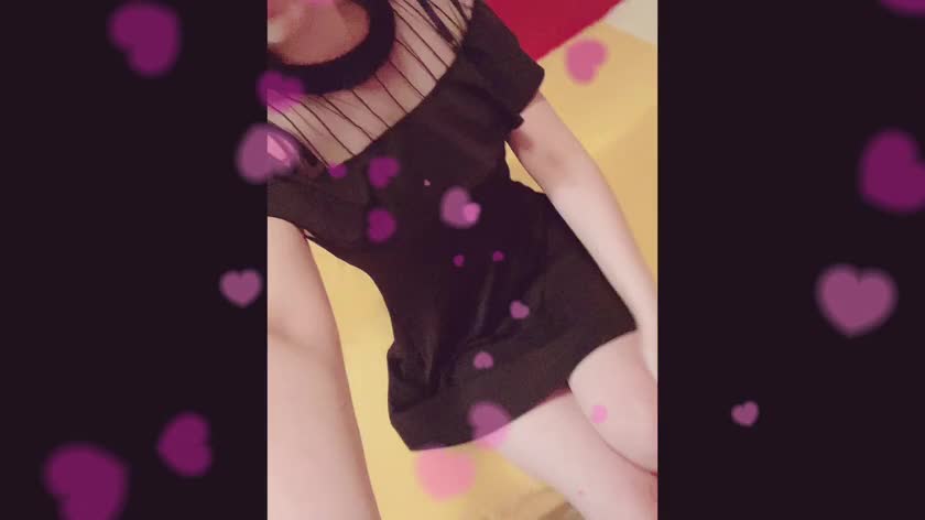 焦らすようにじっくり触れて

指先から手のひらまで
全部がお兄さんの心を全力で気持ちよくする…

そんな小悪魔ハンドです(⃔ *`꒳´*  )⃔↝



元々ピアノを嗜んでた影響なのか
指が長くてでも大きいから

至る所に届いちゃうし、侵入しちゃう( •̀ω•́ )✧




じわじわと高まるような心地良さ
ここで1度、堪能してみませんか？？






‪𓂃 ゆるか  𓈒𓏸
.