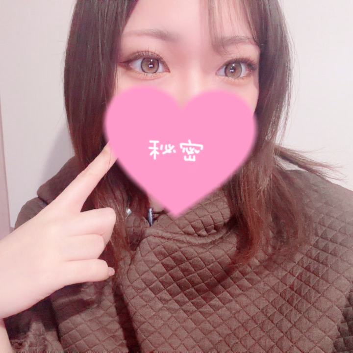 おはようございます！

いちごです🍓

昨日は姫チャンネルから来てくれたお兄さんがいたり、仲良しさんのお兄さんが来てくれたり、初めましてのお兄さんもいっぱい遊べて嬉しかったですー！！🥰🥰

今日7:00〜23:00でいます！

早速予約もありがとうございます😭

お兄さんたちと遊べるの楽しみにしてます😌