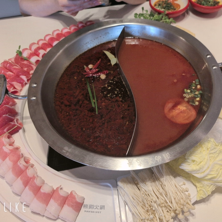 今回のお休みは
火鍋！
辛辛で
刺激的な休日でした😂

辛かった、、🥲

明日から、またやらしくぬるぬるしたいです❤️❤️