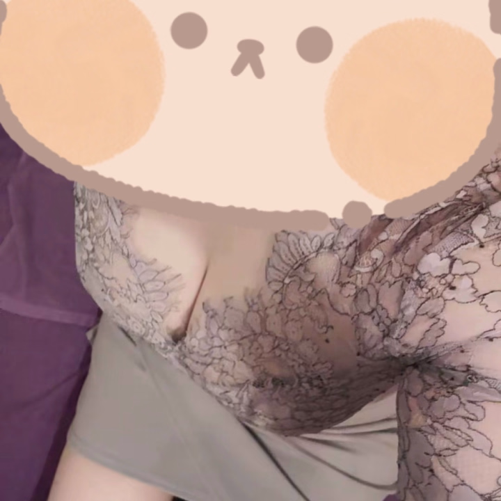 本日出勤してます🫶
なんか今日は人肌恋しい日かも…

ゆっくりいちゃいちゃするのも好きだし、ドキドキする時間も過ごしたいな🫧
しえるのこと、ちゃんと見てくれる人に会えますように💠