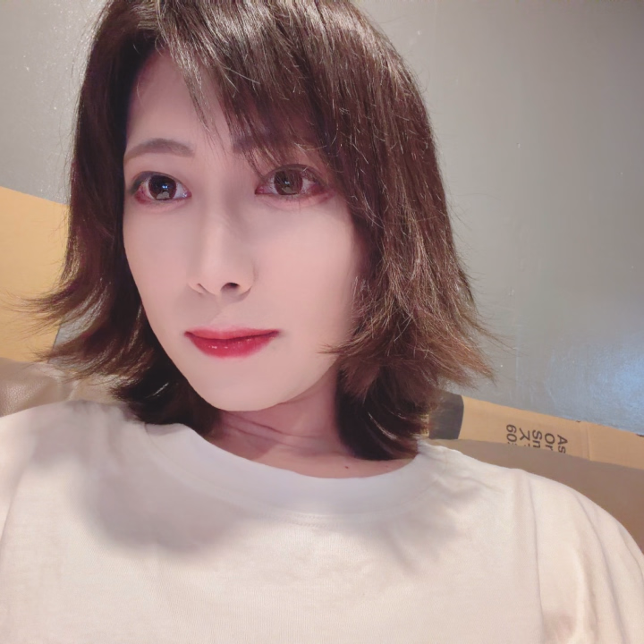 れいです☆

6/4 17時半頃から120分で来てくれたお兄様ありがとうございました♡

ドアを開けると背が高くてガッシリとしたお兄様💕
お会いした瞬間、うおっめっちゃ綺麗あたりやぁーって言ってくれてうちはとっても嬉しかった〜〜✌️

トークも楽しくてテンション高いままシャワーへ🥰
イチャイチャしながら洗いあってエロい雰囲気でした💕

ベットでは初めいろんなところ責めてもらったね‼️
触るのも舐めるのも上手くてとっても気持ちよかった😍
おしり使ったプレイは両方しましたね🍑
はじめはうちが入れたね🍌
ローションたっぷりめでヌルヌルで気持ちよさそうだった🫶
そして攻守交代❣️
ウケは正常位たくさんしちゃった🖤
奥までいっぱい突かれてとっても気持ちよかった🫶
最後はそのままいっぱい出されちゃって興奮した♡
終わった後のトークもタバコ吸いながらいい感じの雰囲気〜〜♪

日本橋に来るのは久しぶりだったみたいだけど、また会えたら嬉しいです❣️
ありがとうございました🫶