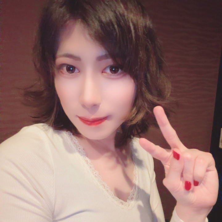 れいです♪

5/31 22時頃から60分で遊んでいただいたお兄様ありがとうございました♡
お忙しい中来てくれてありがとうね❣️

早速、下着脱いじゃってイチャイチャして、とってもエロい触り方で興奮しちゃった……💕
シャワー浴びてお兄様のもガチガチに‼️
そしてムラムラしながらベットへ❣️

お互いフェラしましたね〜〜💋
いい感じにぐちょぐちょになってからAF😍
お兄様は指でほぐすのも上手くて気持ちよかったよ〜〜❣️
正常位して、それから寝バック🍑
最後はとってもいっぱい出たね♡

お兄様新幹線で帰らないといけないみたいで、ちょっと早く帰っちゃったのが少し残念💦
次は長い時間でゆっくりと言ってくれたし、またお店来てくれたら嬉しいです💕
ありがとうございました🫶