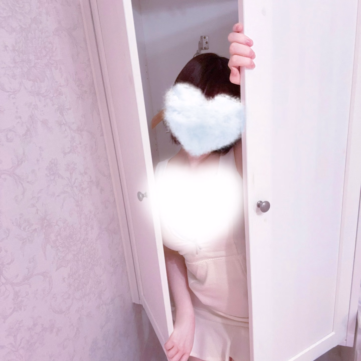 いい匂いの人って素敵ですよね♥

匂いって最後まで記憶に残るみたいです‪ෆ‪.*･ﾟ

いい匂いの人に会うと、おうちに帰ってもずっと考えてしまいます


なで🌸