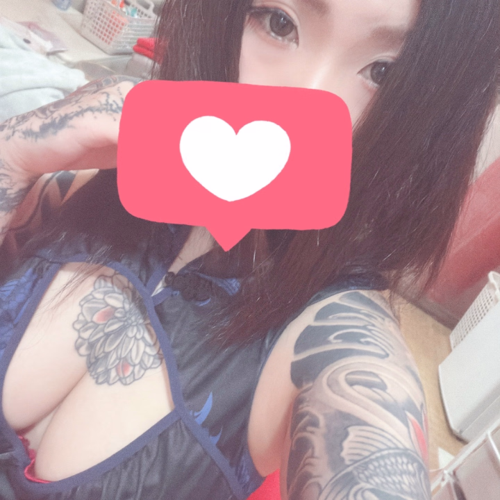 GW終わっちゃったおにいさんが
多いのかな?🥲
連休明けってお仕事辛いよね🥺
お仕事終わり、お疲れだと思うけど
その分いーっぱい気持ちよーくさせちゃうから、頑張ってね😳😳
🦊Juri🦊
