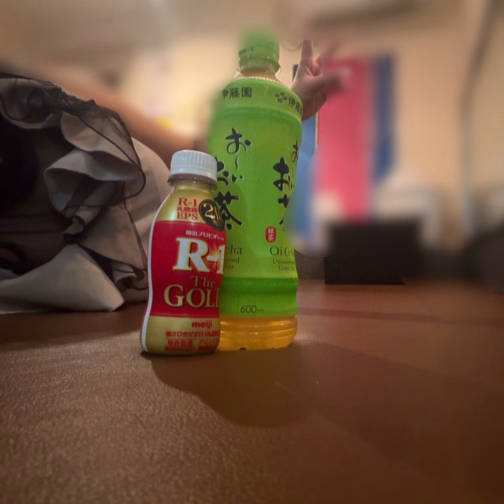 土浦の薬局24時間やってほしい（2回目）


えーん(T＿T)目薬持ってくるの忘れたことにお店に着いてから気付いて目がカピカピしくしく😢

明日の営業前の時間もやってないから何処かで薬局に行きたい.....目が開かなくなる前に.....

因みに前は夜頭痛薬が欲しくなってうーばーしたよ✨便利な時代だね✨

それはそうと！そんなことよりあいにきてくれたおにいさんたちありがとう🥰たのしかったー🥰
名刺渡せなかったりしたのごめんね、次回は2倍書く🥲
おすすめのアニメ教えてくれたおにいさんもありがとう！次会うまでにみる！！！

夜まで待ってるよ〜♩