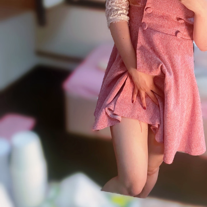 こんばんは、こいのです🎀

今日は会いに来てくださったお兄さん方、ありがとうございました♡

楽しい時間を過ごさせていただいて、あっという間の1日でした🌸

7月の予定は明日更新できたらと思っています！
少しお待たせしてしまいますが、楽しみにしていてくれたら嬉しいです🫶

次回の出勤は6/27を予定しています✨
台風予報が出ていて少し心配ですが…無事に出勤できるよう願っています(><)

お兄さんもお出かけの際は気をつけてお過ごしくださいね🍀
またお会いできるのを楽しみにしています♡

🎀五反田こいの 水戸いぶ🎀