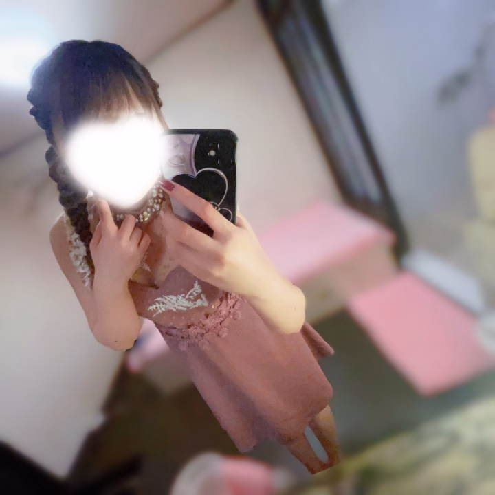 おはようございます☔️
こいのです！

あいにくの雨ですが、元気に朝から出勤します🍀*゜
今日は15時までおります🙋‍♀️

朝からしとしと雨が降っていて、少し憂鬱な気分になりがちですが、お部屋は暖かくしてお待ちしています🫶
雨の日だからこそ、まったり癒しの時間を過ごせたら嬉しいです☔️ꔛ‬ෆ

今日はお外に出るのも大変だと思いますので、お兄さんも足元には気をつけてくださいね🥺

今日も素敵なご縁がありますように♡
15時までよろしくお願いいたします✨


🎀五反田こいの 水戸いぶ🎀