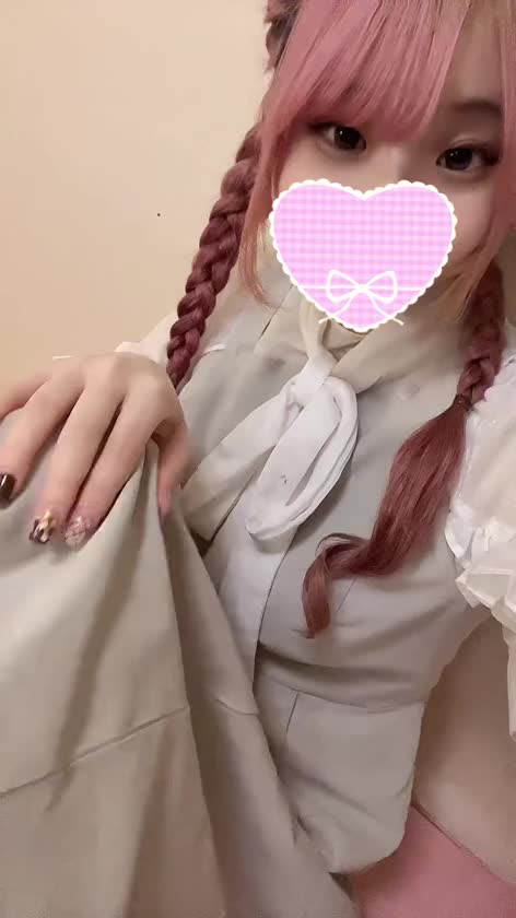 おはようございます、こいのです🎀

今日も元気に出勤中です(๑•̀ㅁ•́ฅ✨

ちょっと久しぶりに動画を撮ってみました🎥

膝小僧です✋👀笑

なぜ膝小僧かというと……


なんとなく撮ってみたら一番最初に映ったのが膝でした😂

でもね、つるつるにしておいたから

意外と見どころあるかも？なんて🤭✨

久しぶりの動画、ちょっと緊張して

最初カメラの前で固まっちゃったのは内緒です🫢笑

今日はどんな出会いがあるかなあってわくわくしてます💭🎀

お時間合う方いたら
ぜひ会いにきてくださいね♡

膝小僧と一緒にお待ちしてます🦵✨笑

🎀五反田こいの 水戸いぶ🎀
