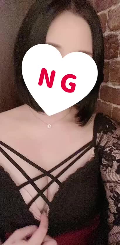 じめじめした梅雨がきましたね〜😓
ほほえみは梅雨に弱いです🥲
お兄様方元気づけに来て〜♡
