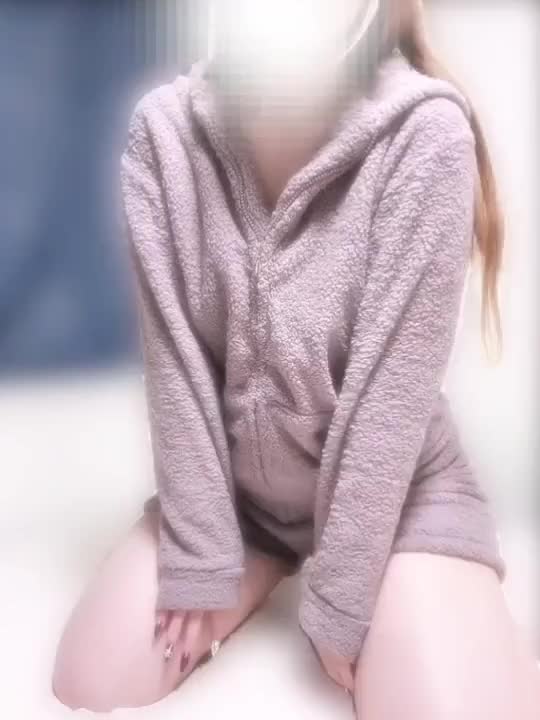 お疲れ様です🫶部屋着姿のきいに癒されてください💗