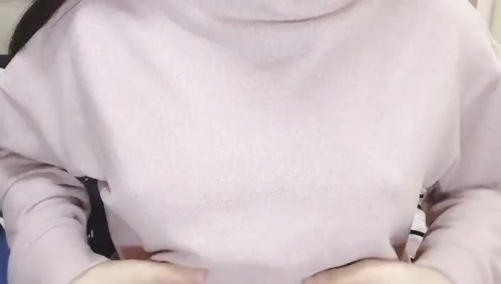 服でもう乳〇が立ってるの丸わかりで恥ずかちぃ///

おっ♡いもみもみしない？🩷
吸って舐められるのが好き///

お誘い待ってるね🫶🏻︎💕