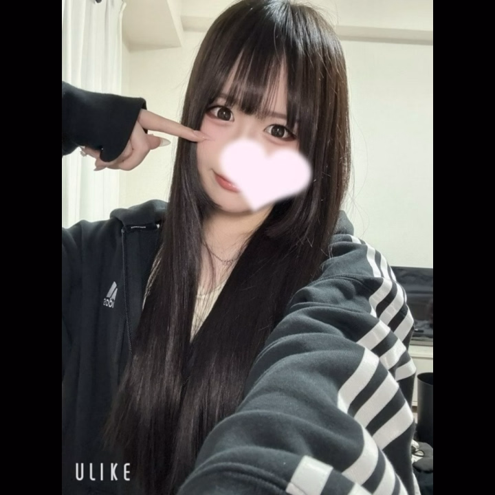 出勤してますみなせです！🩵

今日は朝からバタバタしてて
ちゃんと出勤できた〜！！
スタートから予約ありがとう〜♡

2月ひまなりがちだから
予約してくれるお兄さんほんとに
嬉しいよ〜ありがとう😭😭

今日も寒いけどラストまでいる予定なので
よろしくお願いします(*^^*)
