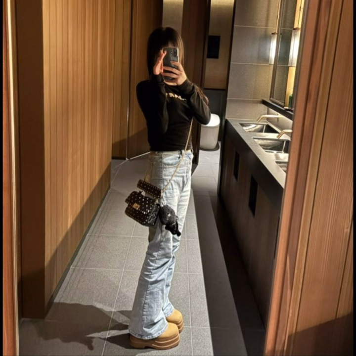 こんばんはみなせです！♡
今日出勤してます！

ラストは本指名さんからご予約いただいてるので0時までお待ちしてます🎶
いつもありがとう!(´▽｀)

金曜日！１週間お疲れ様だよ〜っ
来週１週間忙しくて出勤できないので、
今日お待ちしております(*^^*)