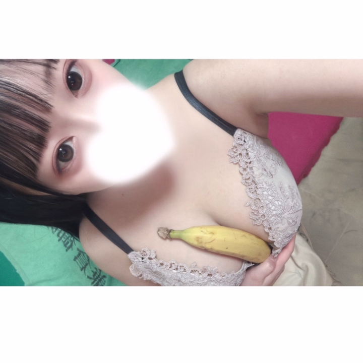おはようございます🌞

本日も出勤してます♡⸝⸝

昨日来てくれたお兄さん方もありがとう♡ほとんどの人がとっても優しくしてくれて楽しかったです🥰お兄さんも癒されてたら嬉しいな🎶

昨日は早く帰れたから湯船浸かってゆっくりしました☺️入浴剤入れるの好きなんだあ🛁

今日もこの時間まで遊んでくれたお兄さん方ありがとう💕
このあともお待ちしております🙂‍↕️🙌🏻

平日は狙い目かも♥️