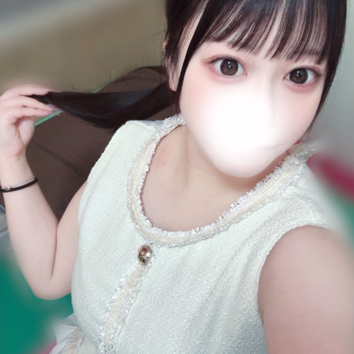 昨日は初日ありがとう💗

GW明けだしどうかな〜って思ってたけど沢山のお兄さんが遊びにきてくれてとっても嬉しかった😭❣️

やっと来れた〜って言ってくれたり沢山褒めてもらえて嬉しいです😊
なめるのとかも上手ってよく言われる！

まだまだ五日間いるので気になってくれたお兄さんは是非ぜひ待ってるね💕