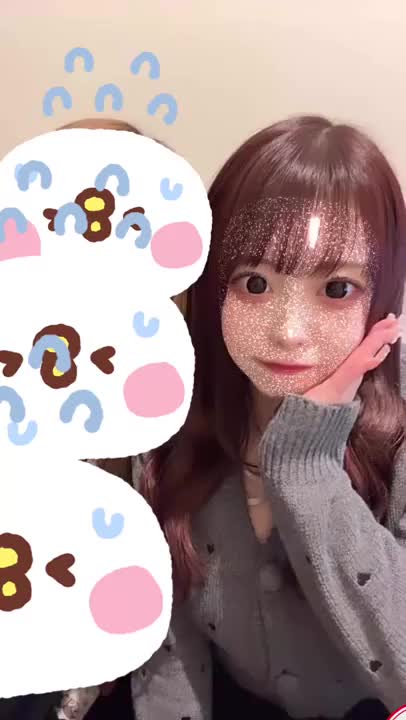 夕方までお兄さんと一緒にいたのにひとりぼっちになっちゃって寂しくなっちゃった🥲🥲🥲
まりかの隣、空いています( ；꒳​； )💘

これからお仕事終わりのお兄さんも多いのかなあ？？
たくさん癒します😽😽

お友達と遊んだ時のピンクブラウンの髪色の時のまりかだよ🫶🏻