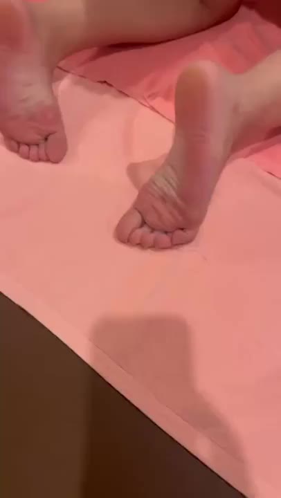 今日ももちもちお尻で待ってるよ🍑♡

7日までしかいないので会える時に
沢山遊んでくれたら嬉しいな🥲🥲

天気悪いですが足元には気をつけて
お越しください🥲