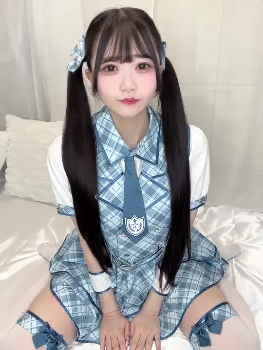 動画は静止画よりも加工しにくいから
実物に近いってウワサ……🤫♡♡

まあでもつきのさんはよく
実物が1番可愛いって言われます🙂‍↕️
自分でもそう思う😂
写真写り悪いの〜〜🥲🥲

直接可愛い合法ロリ拝みに来てね😽🎶