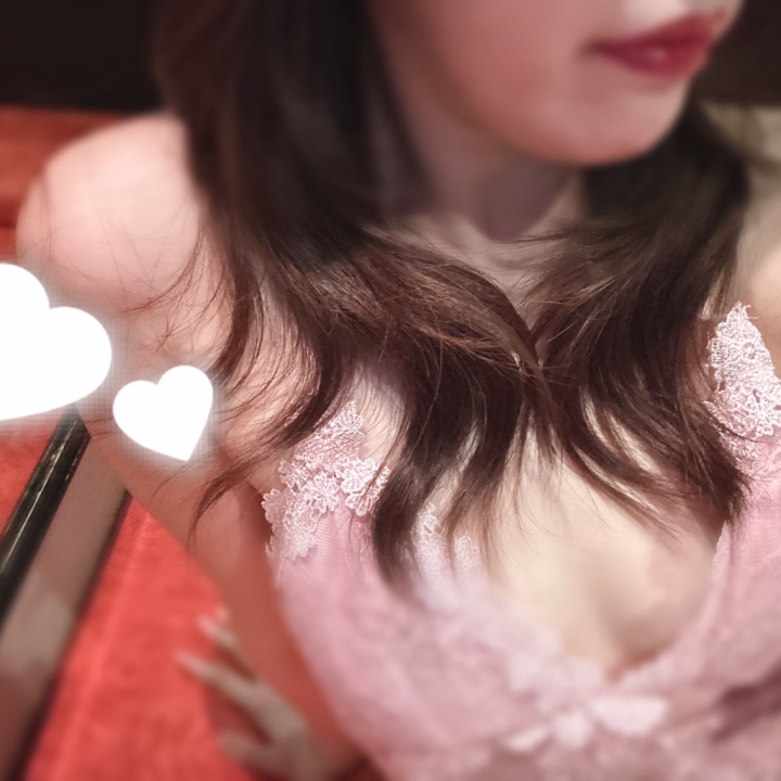 お久しぶりです😊
女の子の日で休暇も終わり
元気に出勤しましたー💓

すっごい暑い🥵今日

途中在籍写真の撮影で抜けるから
ご予約はお店に直接お問い合わせください💓