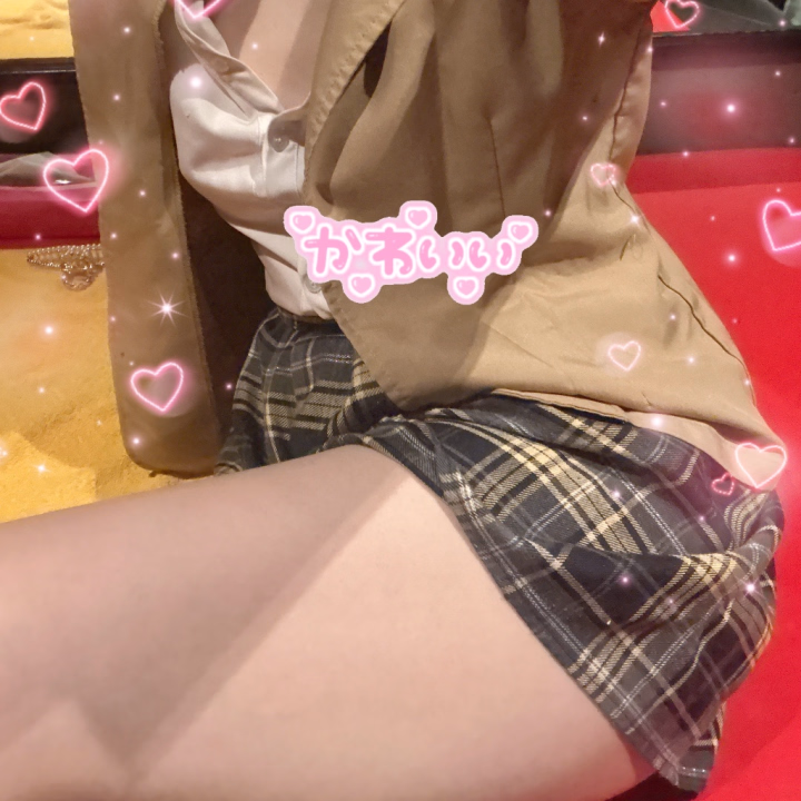 どのコースが好き？って
聞かれるけどク⚪︎⚪︎コースがすき！

まんぐりすきだけど
結構バックも好きで💓💓💓

後ろからいっぱいね！
お尻押し付けたくなっちゃうね🥹

そうそう近々お知らせというか
皆さんに協力頂きたいことがあるので
みちかの事応援してくれる人
呼びかけするから待っててね🥹🥹笑