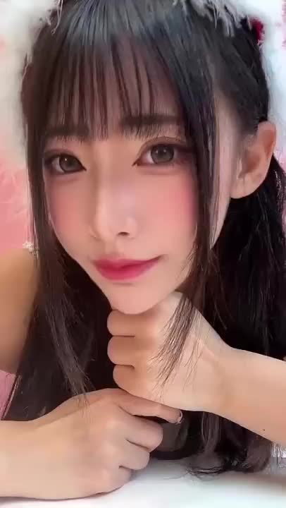 🎥 ちょっとだけ、こっそり自撮り動画…📱💕 🎥

なんか照れちゃうけど、
今の私、見てもらいたくなっちゃった😳

ゆっくり見てくれたらうれしいな💓