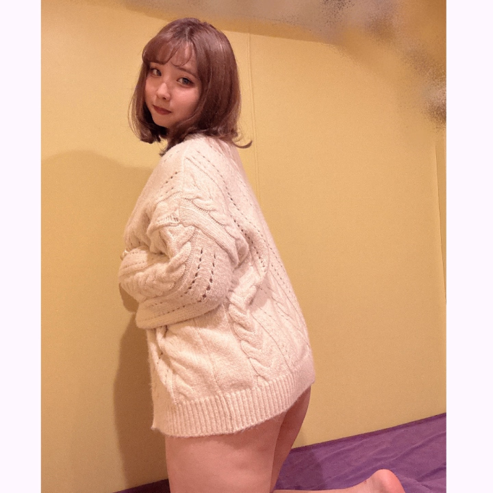 今日は何色でしょう☺️？

こんにちは！
みかん元気に出勤してます🙌🏻

お兄様達に問題❣️
今日は何色の下着でしょうか💓？

答えは会ってからのお楽しみ🤭