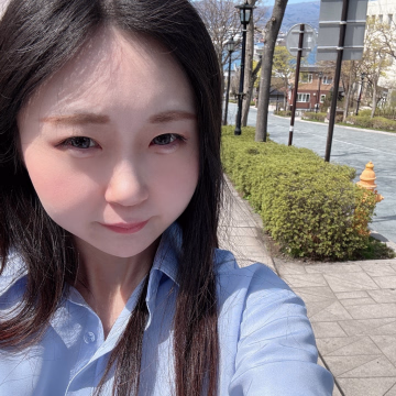 こんばんは🌙‪‪ᩚ✩.*˚

声枯れの理由はーーーー

話しすぎて声かれてしまいましたァ…

風邪では無いのでご安心ください🙇‍♀️💦

静かなエステ状態になりそうですが、

ここあとラブラブぬるぬる時間過ごしたい

お兄さん募集中♥️


今月、ナンバー入りできました✨✨✨


お誘いお待ちしております！