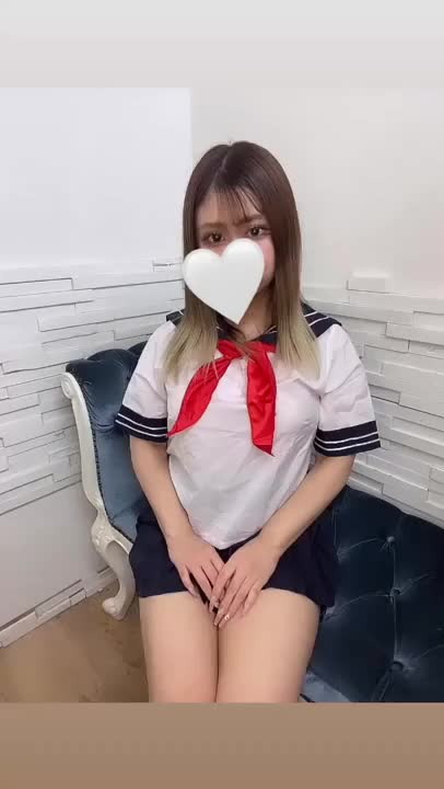 実はお姉ちゃんより私に興味あるよね？

チラチラ見てくるの知ってるよ？