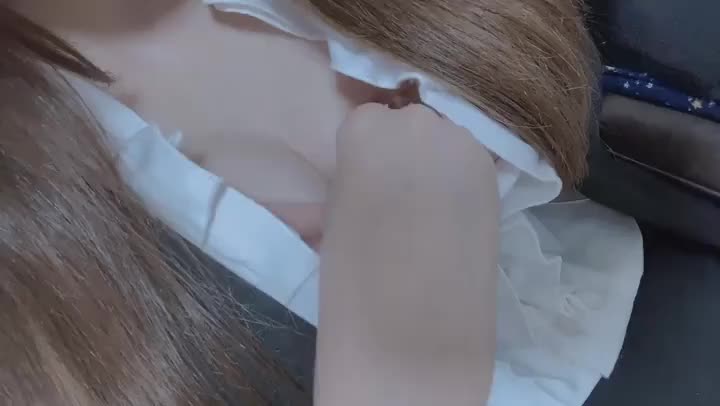 お兄さんはち〇び攻められるのとか好きかなぁ？

私はお兄さんが感じてるところみて興奮しちゃいます💭

ち〇び攻めも上手だねって言われたりもしちゃってます✊´-

私の舌でお兄さんのち〇び、舐めちゃってもいいかな？💗

すず🍀