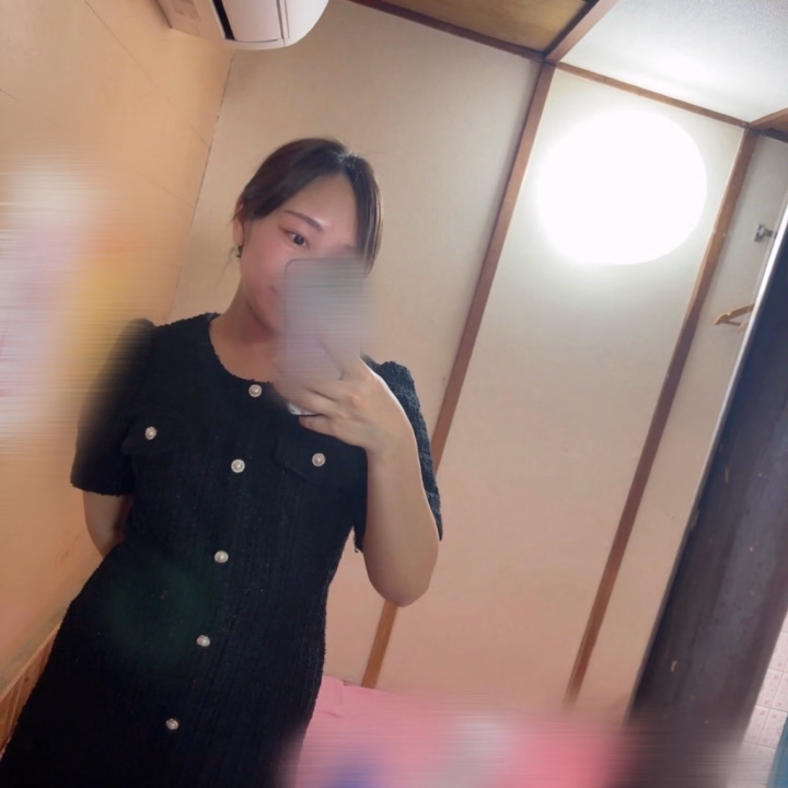 こんにちは😊
れみです！

今日は久しぶりのお昼から出勤です！！
暑くて溶けそう😫

さっぱりしに来てくださいね😊
お待ちしてます💕