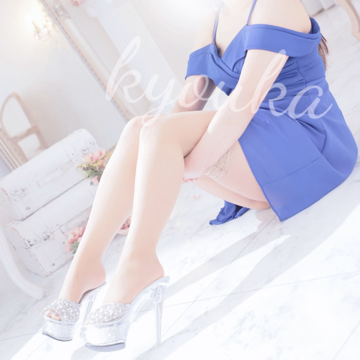 こんばんは🌙


今日も一日お疲れ様です☺️

今週もスタートしました！！

お互いに頑張りましょ♪



きょうかの出勤も明日が最終日…

ご縁ありぬるいちゃ楽しい時間が

一緒に過ごせたら嬉しいです🍀




次回米子出勤7/22〜28です✨



kyouka🩷