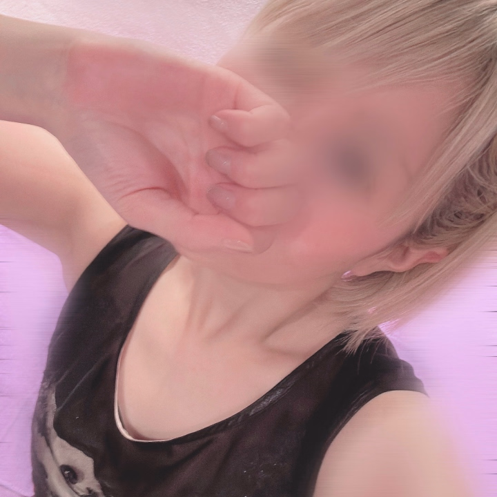 皆様こんにちは❤︎


本日よりハピネス福岡に
在籍する事になりました。

せいなです😻　
ヒメチャンネルも初登録してみました‼︎
まだよく分かっていません！笑


めちゃくちゃ恥ずかしがり屋で
普段はニコニコまったりさんですが🫣

2人になったらね、、、
せいなのエッチなところ沢山感じて
一緒に過ごして欲しいなあ😍


いちゃいちゃしたい❤︎
尽くしたい❤︎沢山癒したい❤︎と思っています

よろしくお願いします❤︎