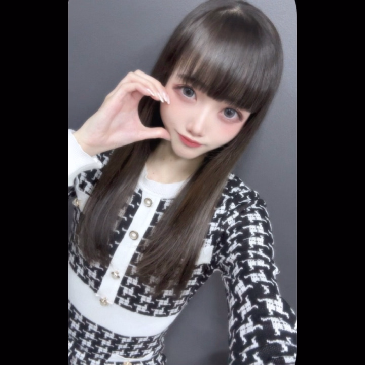 搾精研究所　かのん






最近全然自撮り撮ってなかったから

ひさびさ載せてみたよ〜🙂‍↕️🤍

 

髪伸びたんだけどどうだい〜？？

かわいいとおもってね♡♡