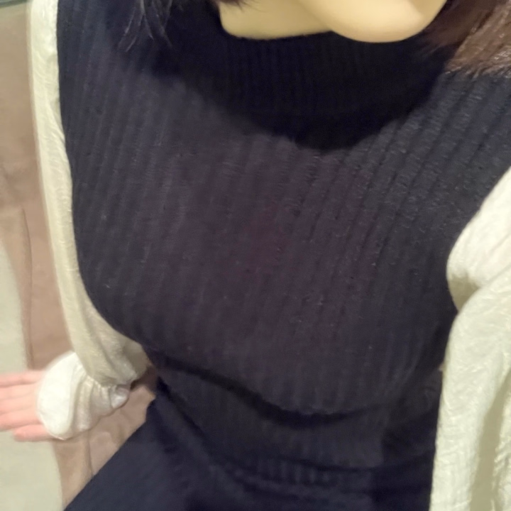 こんばんは！ひなたです！
今日はたくさん寝たので、元気いっぱいです🤭
明日からの1週間を頑張るために、ひなに癒されに来ませんか？🥰
本日17時より出勤しております✨
