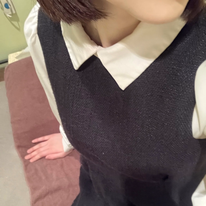 こんばんは！ひなたです！
今日は週の真ん中水曜日ですね🍀
少しお疲れ気味のお兄様もいらっしゃるかもしれませんが、ひなとまったり癒しの時間を過ごしませんか？🤭
本日17時より出勤しております✨