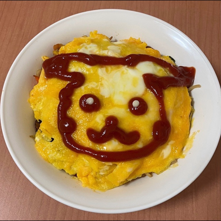 ひなたです🍀
オム焼きそばを作りました🥰
何を描いたでしょう？🤭
前回は少し難しかったかもしれませんが、今回はわかるお兄様も多いのかなと思います💓
答えが知りたいお兄様はぜひ、ひなに会いに来てくれたら嬉しいな☺️
本日10時から出勤しております✨