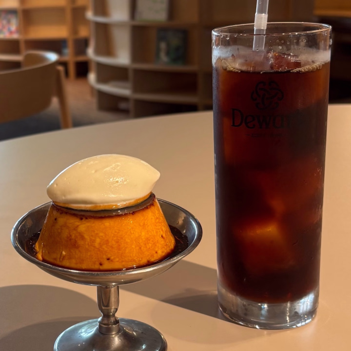 出勤しました！

雨上がってめっちゃ晴れてるねー☀️

あ、お酒じゃないよ、コーヒーだよ☕️

よろしくお願いします〜＾＾