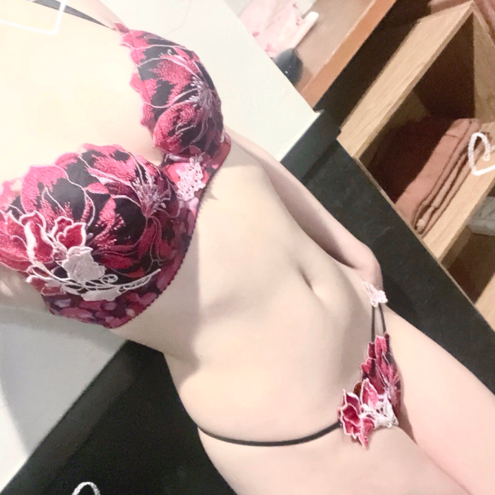 出勤しました!

残りあと5日間なので

もし会ってみたいなってお兄さんがいたら

今週中に来てくれると嬉しいです❣️