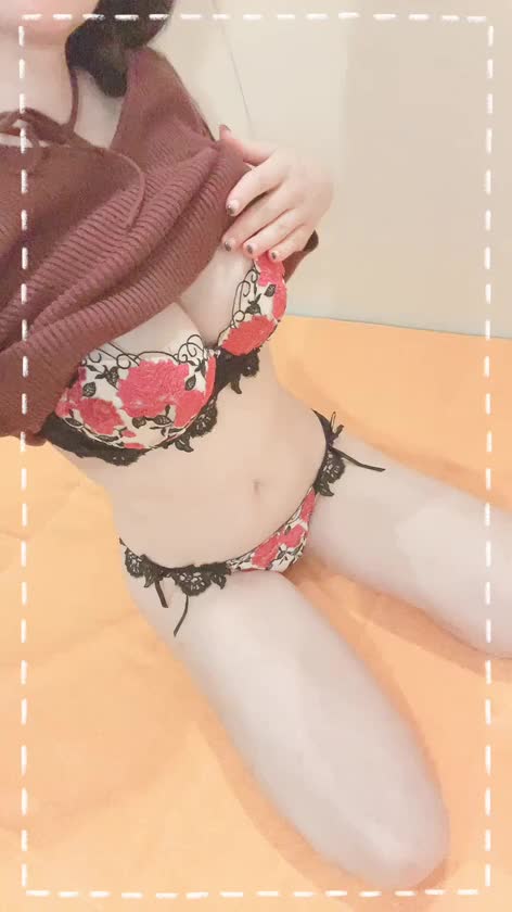 今日なんだかムラムラしてます✨

イチャイチャしてくれたら嬉しいです☺️

一生懸命ご奉仕します💋