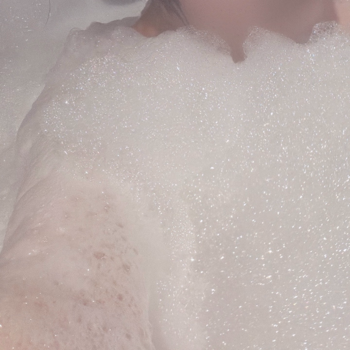 泡泡お風呂きもちぃ🛁*。