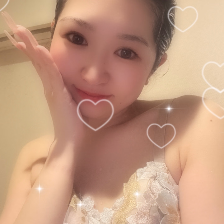 デコ出しすっぴんお風呂上がりショット
かわいい？？💗

福島もあと今日含めて4日
19日の出勤は短いからほぼあと3日！

今日も12時-24時で出勤だよ💗

お兄様からのお誘いのご連絡
楽しみに待ってます😊

さやかと遊んでね👩‍❤️‍💋‍👨