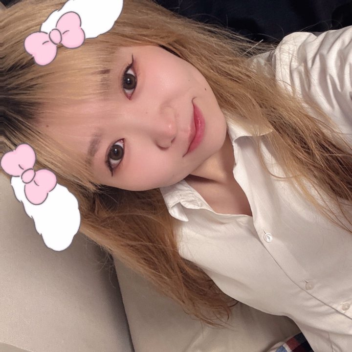 上からのさやかショット💗

薄めのメイクでパシャリしてみた🌟

かわいいなーって思ってくれたら
いいねしてね💗